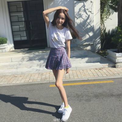 违规超载、闯红灯 哥仨儿一齐被撞险酿悲剧